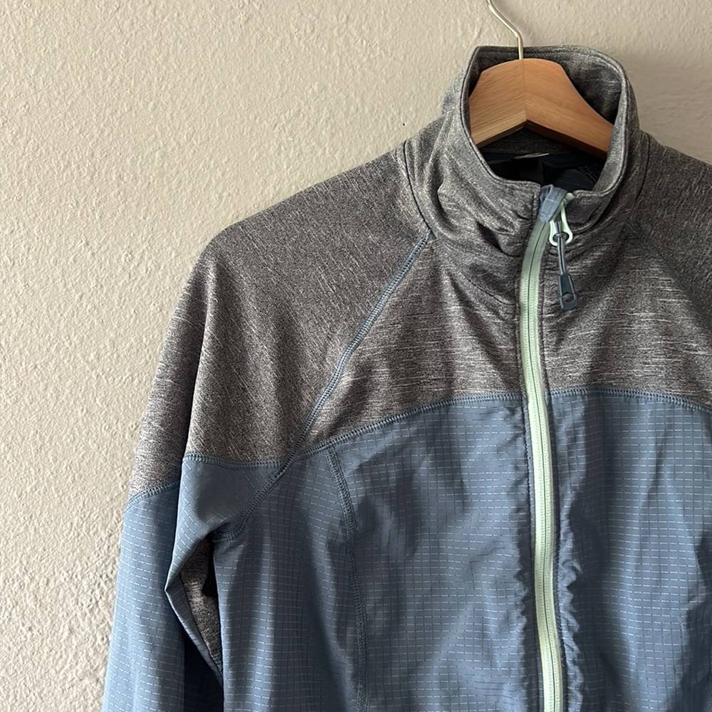 Mountain Hardware Lightweight Jacket - image 3